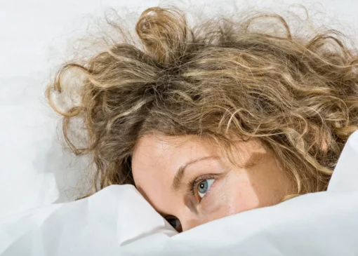 محققان می‌گویند دو شب کم‌خوابی باعث احساس پیری در افراد می‌شود